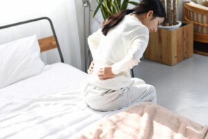 ベッドで腰痛