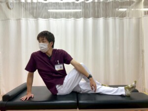 腰捻りストレッチ